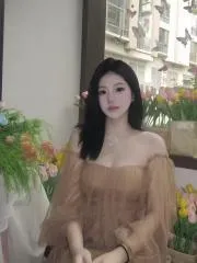 广东 - 深圳 宅男福利推荐：福田长腿大胸嫩妹 实景