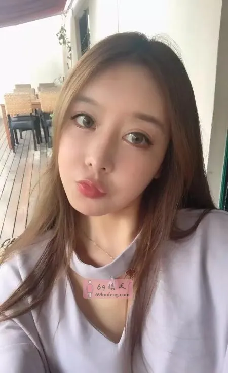 风骚美女一枚 - 江苏-苏州 楼凤实拍第3张