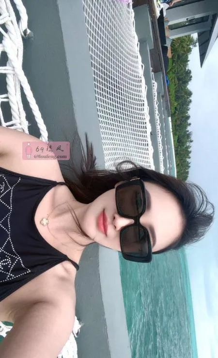 大胸手感好茶茶老师 - 广东-深圳 楼凤实拍第2张