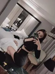 大胸手感好茶茶老师 真实工作室环境 (地点：广东 - 深圳)