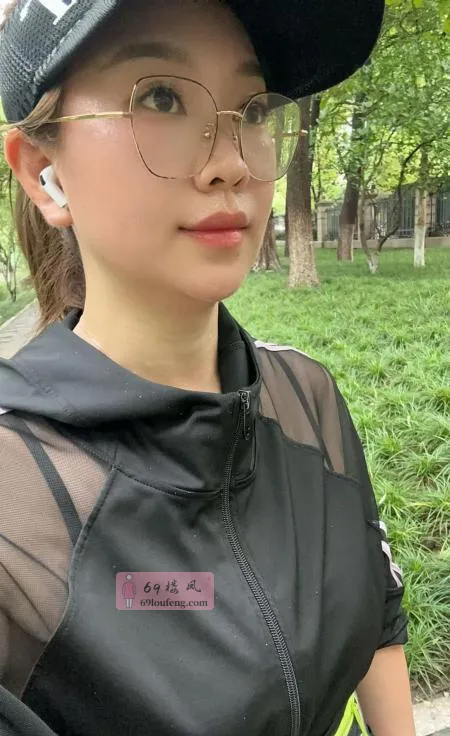 眼镜姐姐 - 浙江-杭州 楼凤实拍第1张