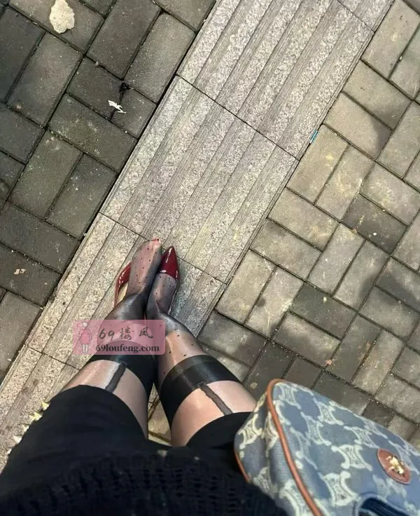 汉阳车震萌物语 - 湖北-武汉 楼凤实拍第3张