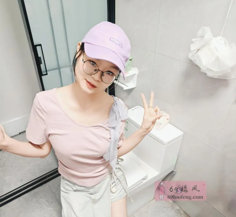 白嫩温柔小妹 - 江苏-南京 楼凤实拍第1张