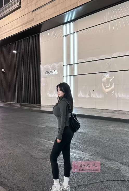 返食乳神小姐姐 - 广东-深圳 楼凤实拍第3张