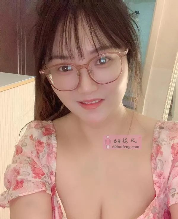 服务型大奶眼睛妹 - 安徽-合肥 楼凤实拍第1张