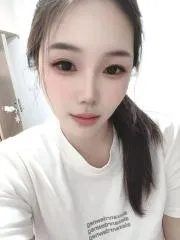 庐阳大胸甜妹 真实工作室环境 (地点：安徽 - 合肥)