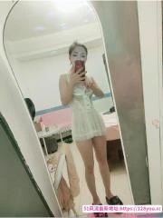 【独家】广东 - 深圳 老师 罗湖风骚少妇 内部实拍