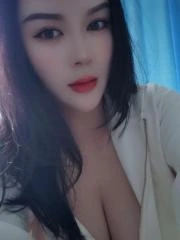 天然大胸美少妇陈琳 现场拍摄照片 (四川 - 成都)