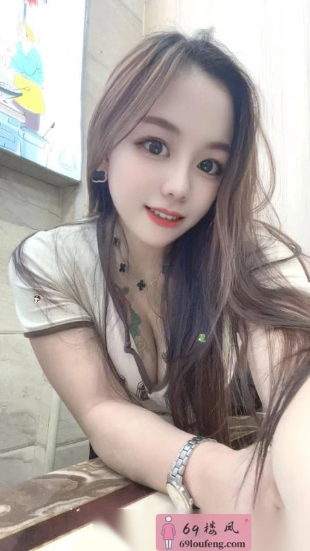 女友感舌吻御姐 - 广东-广州 楼凤实拍第3张