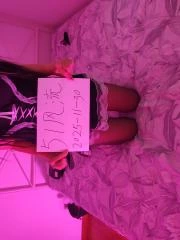 武侯性感小少妇 真实工作室环境 (地点：四川 - 成都)