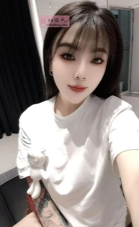 花臂性感女郎 - 江苏-南京 楼凤实拍第2张