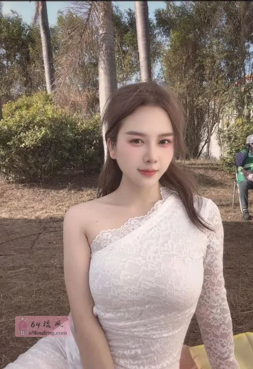 南门性感大奶小妹儿 - 四川-成都 楼凤实拍第1张