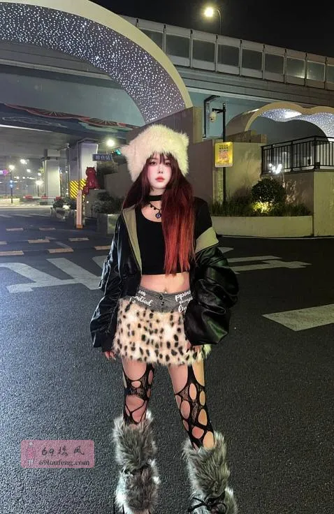 制服诱惑翘臀馨菲老师 - 浙江-杭州 楼凤实拍第1张