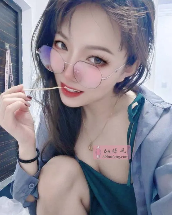 上城反差眼镜妹 - 浙江-杭州 楼凤实拍第1张