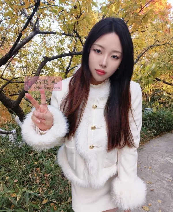 童颜巨乳小美女 - 浙江-湖州 楼凤实拍第2张