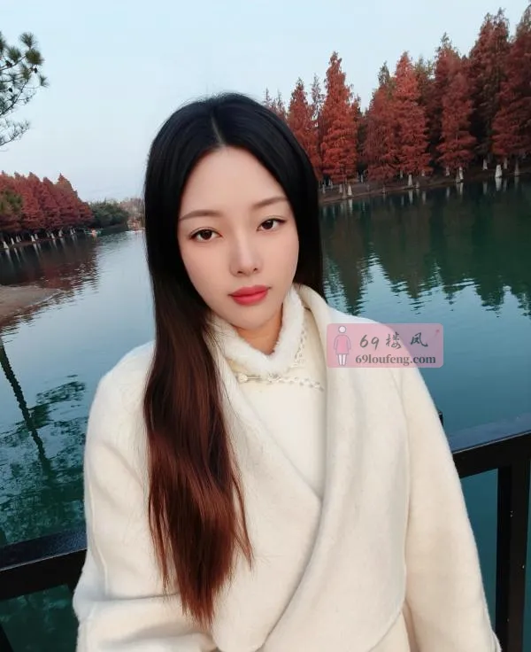 童颜巨乳小美女 - 浙江-湖州 楼凤实拍第1张