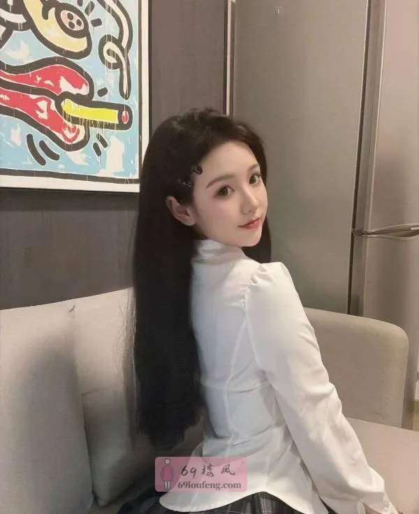 高颜值极品小美女 - 湖南-长沙 楼凤实拍第3张