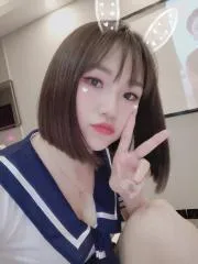 温柔长腿型御姐 真实工作室环境 (地点：湖南 - 长沙)