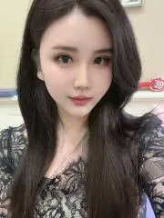 性感大长腿美少女 真实工作室环境 (地点：重庆 - 大渡口区)