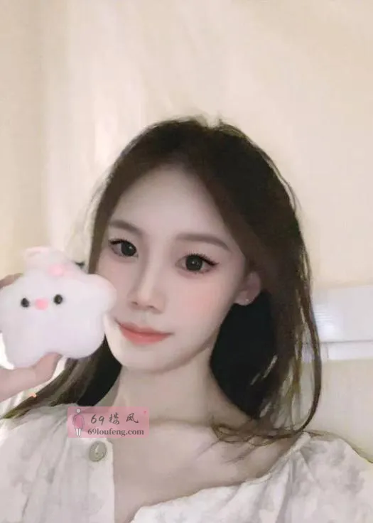 05后高颜值学生妹 - 江苏-南京 楼凤实拍第4张