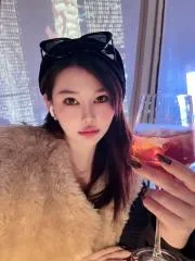 岳麓E奶女神依依 现场拍摄照片 (湖南 - 长沙)