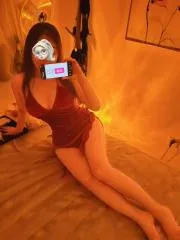 点击查看 广东 - 深圳 水床AV意老老师 更多实拍详情