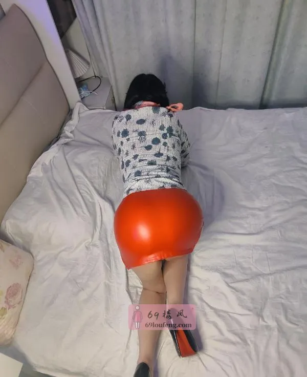 南站大胸老师 - 江苏-南京 楼凤实拍第2张