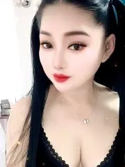 泻火蒙古族少妇 真实工作室环境 (地点：上海 - 浦东新区)