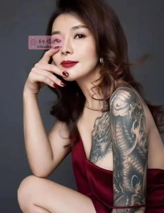 成都颜值纹身少妇 - 四川-成都 楼凤实拍第1张