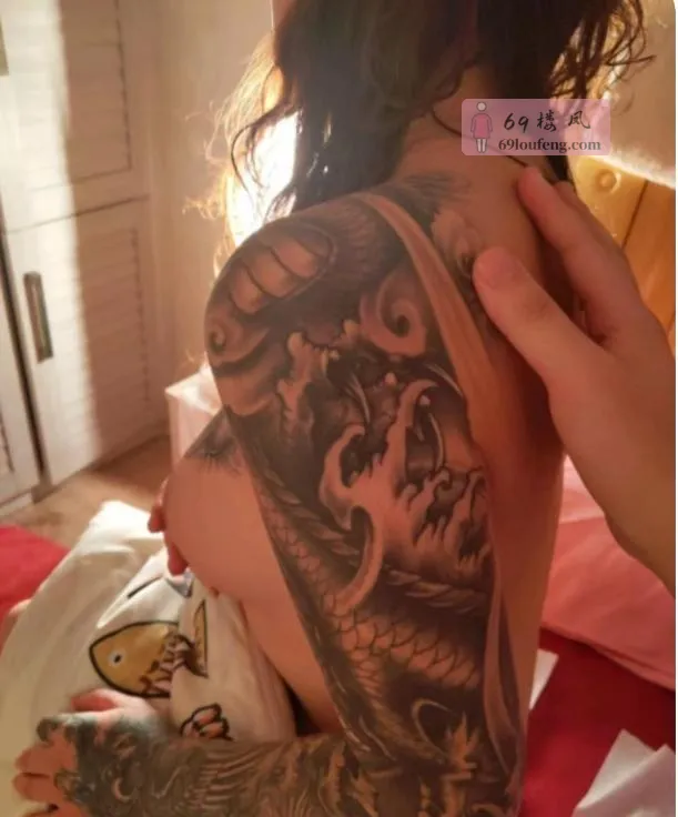 成都颜值纹身少妇 - 四川-成都 楼凤实拍第2张