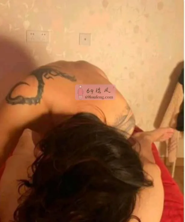 成都颜值纹身少妇 - 四川-成都 楼凤实拍第3张