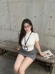 湖南 - 长沙高颜值老师微胖型嫩妹天花板月亮实拍