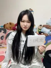 大胸纯欲小少妇 真实工作室环境 (地点：辽宁 - 沈阳)