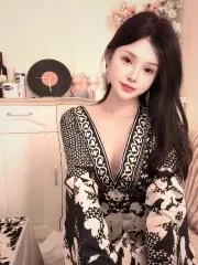 闵行重庆甜美妹子 真实工作室环境 (地点：上海 - 闵行区)