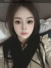 筱筱，女友系列 真实工作室环境 (地点：四川 - 成都)