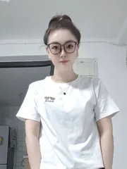 广州偶遇清爽靓女 广东 - 广州线下实拍无遮挡