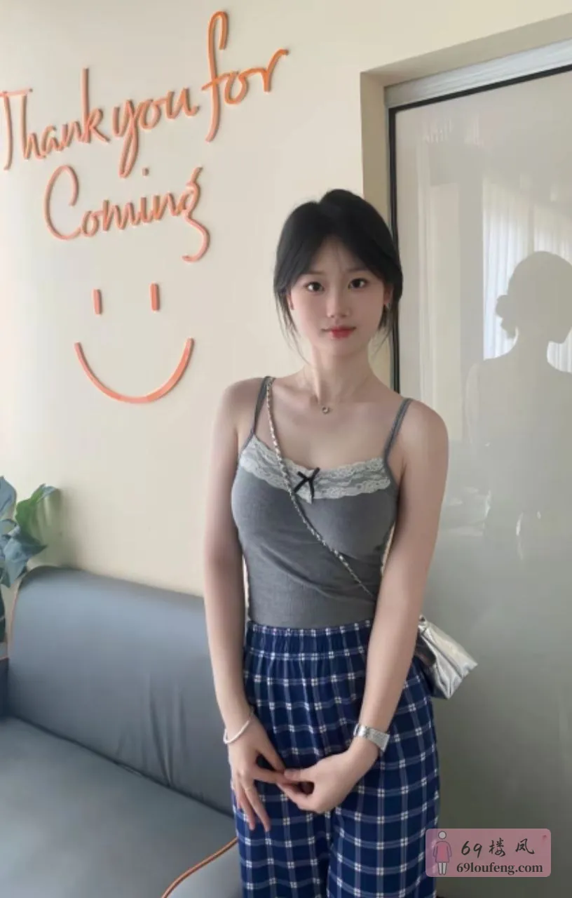 骚妹婷婷 - 广东-广州 楼凤实拍第2张