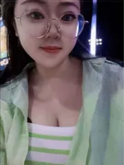 湖北 - 武汉 宅男福利推荐：二刷光谷巨乳琦琦 实景