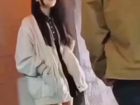 大板桥综合市场后面的小巷里， 江苏-南京 狼友扫街偷拍