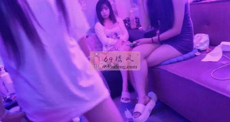 闵行区莘浜路380弄小区西北侧 - 上海 楼凤实拍第1张