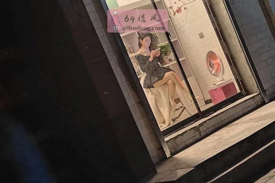 南京晚上嫩江路扫街 - 江苏-南京 楼凤实拍第1张