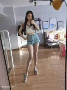 【独家】湖北 - 武汉 老师 光谷小清新猫猫 内部实拍