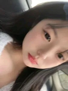 18岁小妹 真实工作室环境 (地点：安徽 - 阜阳)