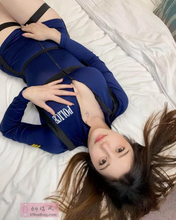 肤白美胸翘臀颜值老师 - 广东-深圳 楼凤实拍第3张