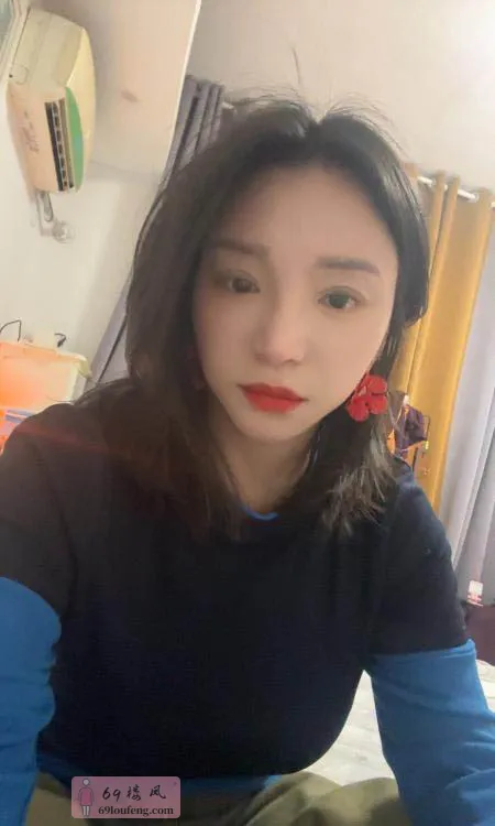 戴眼镜的大胸少妇 - 浙江-杭州 楼凤实拍第4张