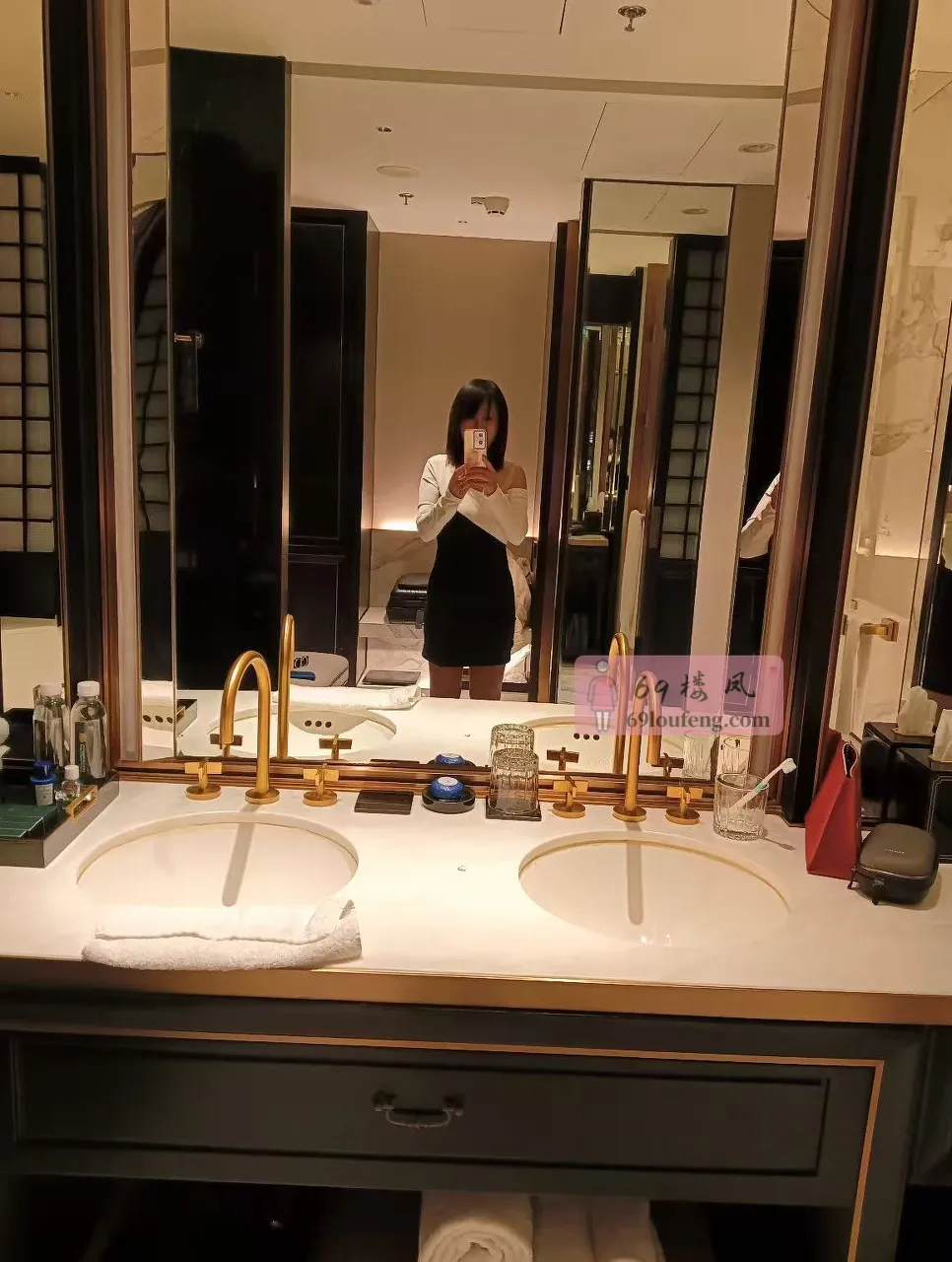 珠江路OL制服喷 - 江苏-南京 楼凤实拍第2张