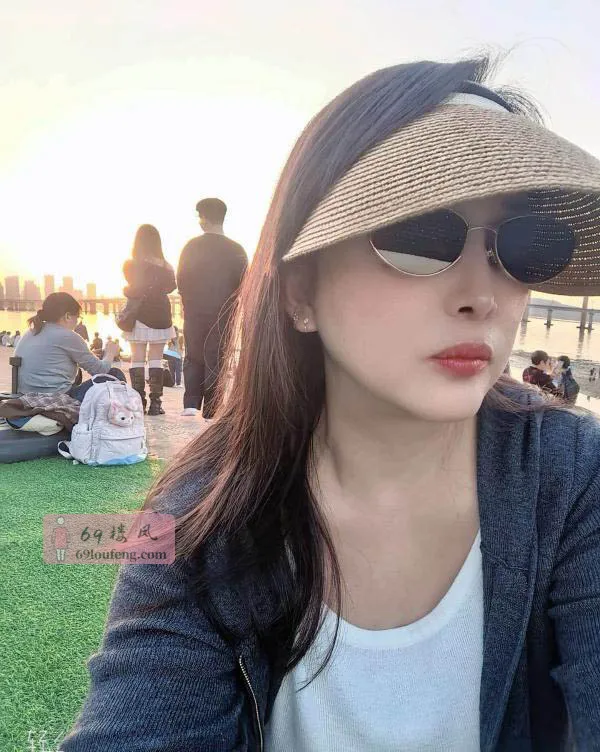 御姐大胸妹 - 湖北-武汉 楼凤实拍第2张