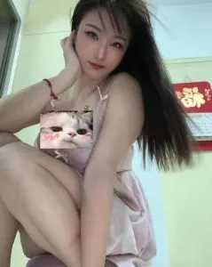 制服大胸小姐姐 真实工作室环境 (地点：广东 - 深圳)