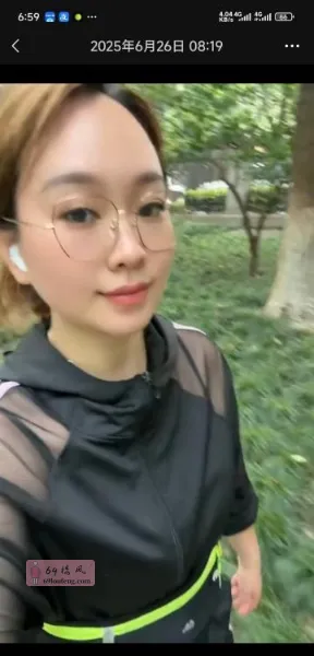 风骚眼镜姐 - 浙江-杭州 楼凤实拍第2张