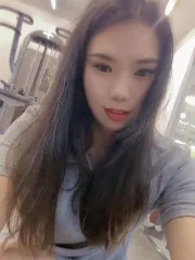 海珠爆乳雪儿 真实工作室环境 (地点：广东 - 广州)